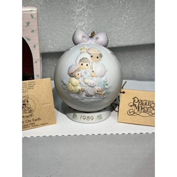 Precious Moments Other - New Christmas Ornament Precious Moments"Peace On Earth"First-Edition 1989NIB NOS